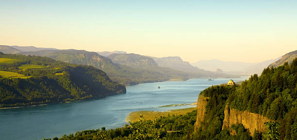 columbia gorge - columbia oregon fotografías e imágenes de stock