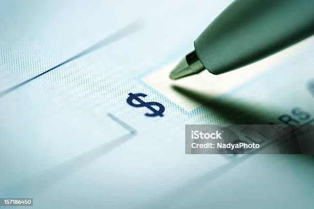 Escrever Uma Verificação - Fotografias de stock e mais imagens de Azul - Azul, Caneta, Cheque