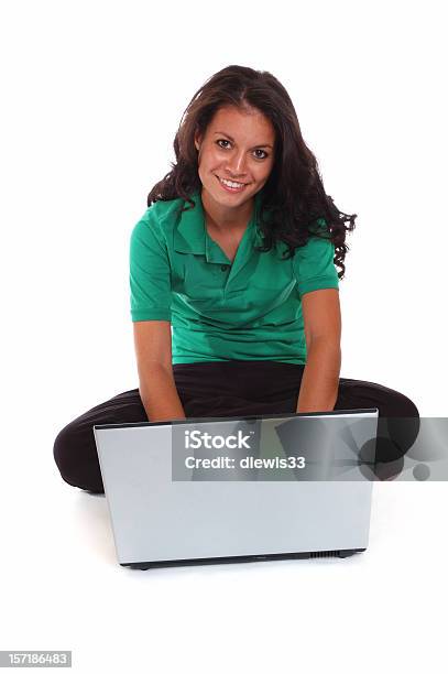 Teen Mädchen Mit Laptopcomputer Stockfoto und mehr Bilder von Laptop - Laptop, Sonnenbräune, Teenager-Alter