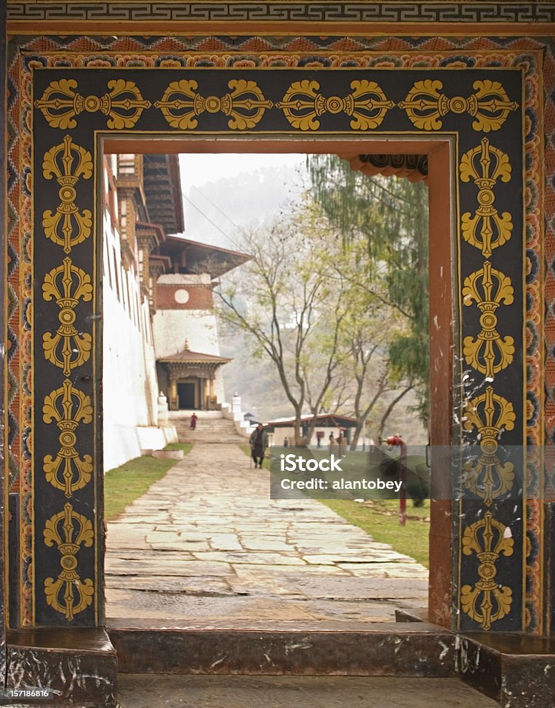 Bhutan-otwór drzwiowy i bocznej z Paro Monastery - Zbiór zdjęć royalty-free (Bhutan)