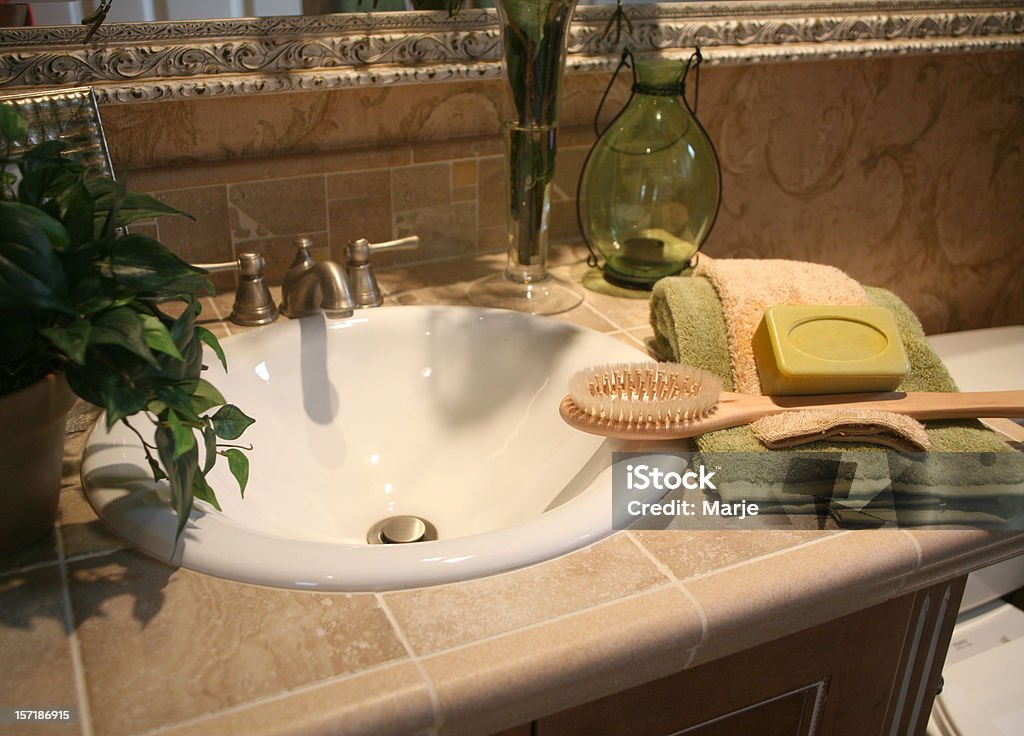 バスルームの洗面台 - お手洗いのロイヤリティフリーストックフォト