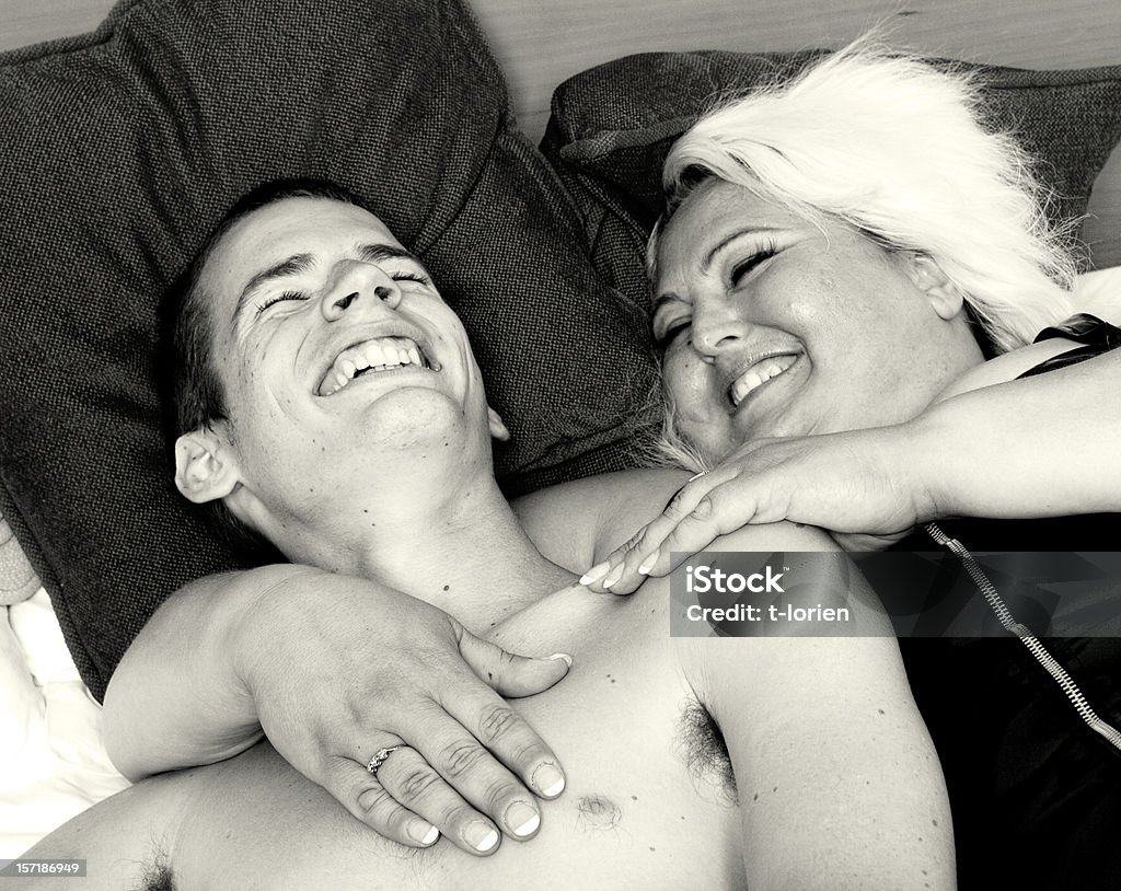 Felicidad - Foto de stock de Con la mano sobre el corazón libre de derechos