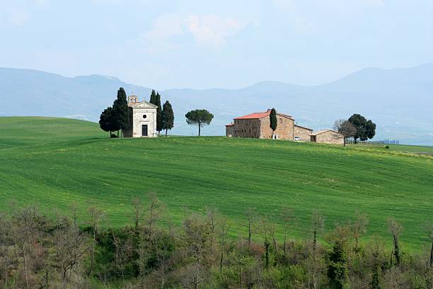 istock Toscana houses 157187254