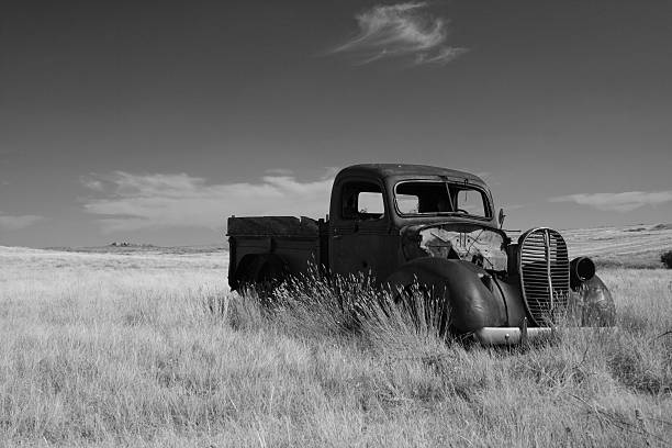 istock Forgotten Truck 157187495