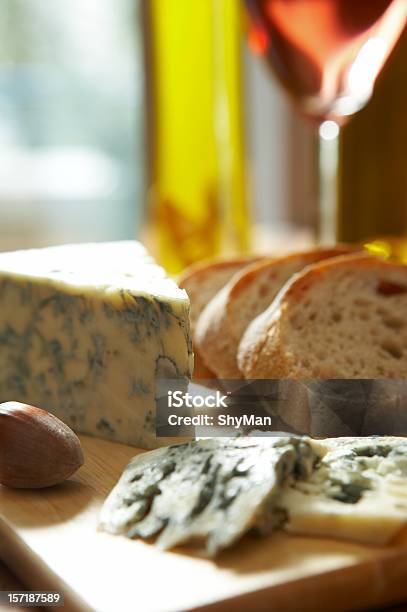 Käsund Wein Stockfoto und mehr Bilder von Blau - Blau, Brotsorte, Ehemalige französische Währung