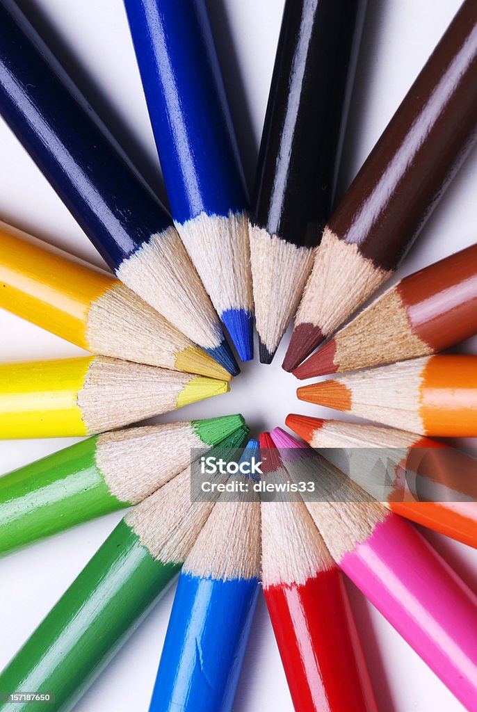 Kolorowe ołówki przedstawiających różnorodność i praca zespołowa - Zbiór zdjęć royalty-free (Harmonia)
