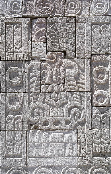istock Motive in Teotihuacan (2) 157187724