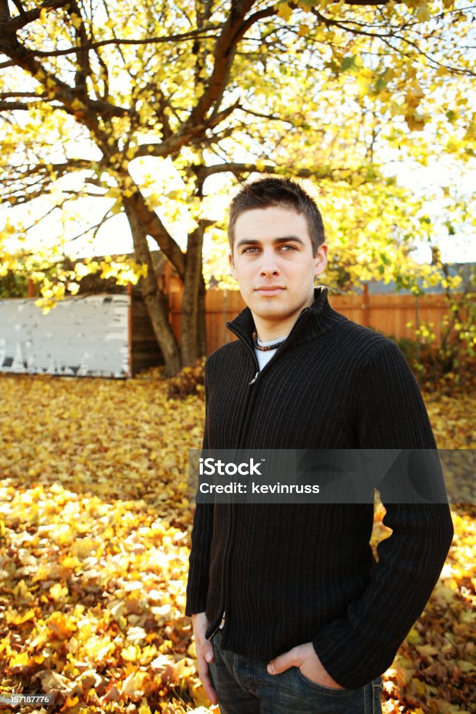 Uomo autunno Ritratto - Foto stock royalty-free di Abbigliamento casual