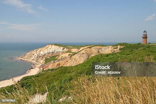 Clay Cliffs Of Aquinnah Und Leuchtturm Stockfoto und mehr Bilder von Martha's Vineyard - Martha's Vineyard, Anhöhe, Blau