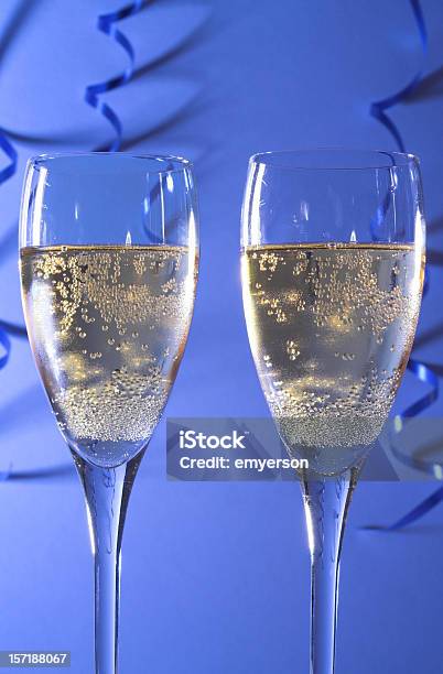 Champagne - Fotografie stock e altre immagini di Alchol - Alchol, Bibita, Blu