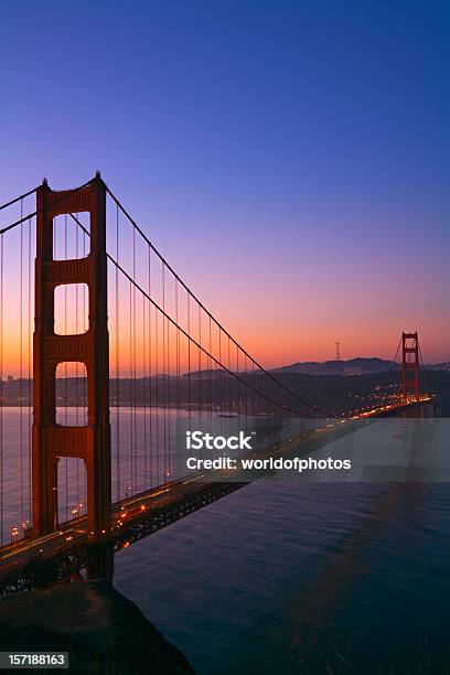 Foto de A Ponte Golden Gate e mais fotos de stock de Dourado - Descrição de Cor - Dourado - Descrição de Cor, Ponte, Portão