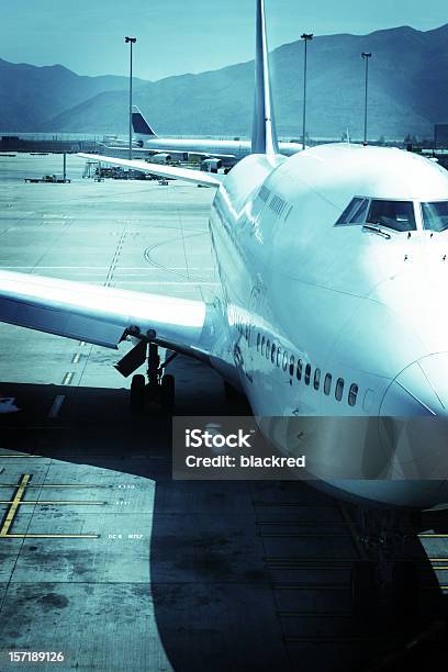 Viaje Comienza Foto de stock y más banco de imágenes de Aeropuerto - Aeropuerto, Aire libre, Ala de avión