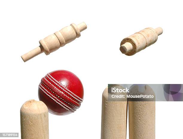 Pallina Da Cricket La Cooperazione Attraverso Le Fascette - Fotografie stock e altre immagini di Paletto da cricket