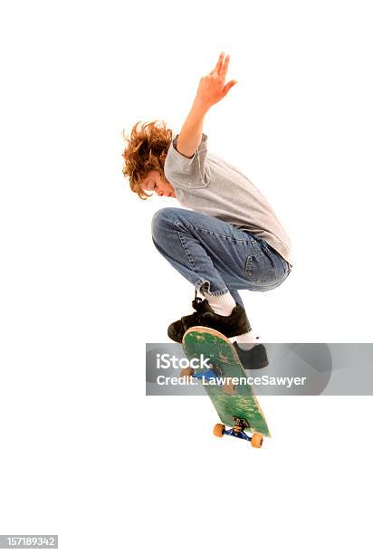 Junge Skateboarder Stockfoto und mehr Bilder von Skateboard - Skateboard, Kind, Skateboardfahren