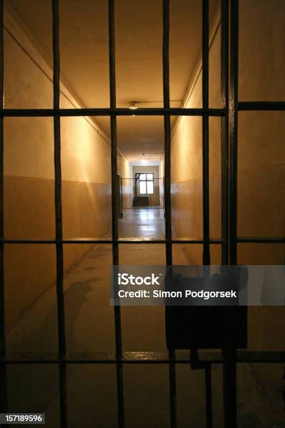 Photo libre de droit de Porte De Prison banque d'images et plus d'images libres de droit de Allemagne - Allemagne, Couloir, Image en couleur