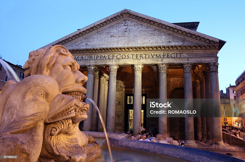 Panteão na noite, Roma, Itália - Foto de stock de Panteão de Roma royalty-free