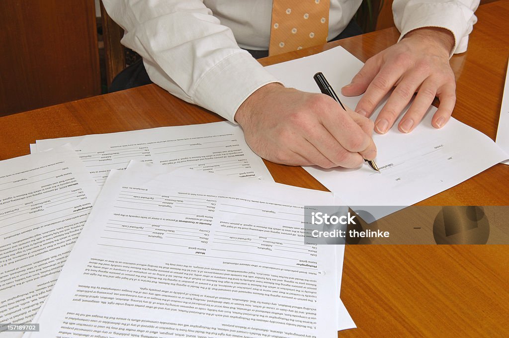 Signature d'un contrat - Photo de Accord - Concepts libre de droits