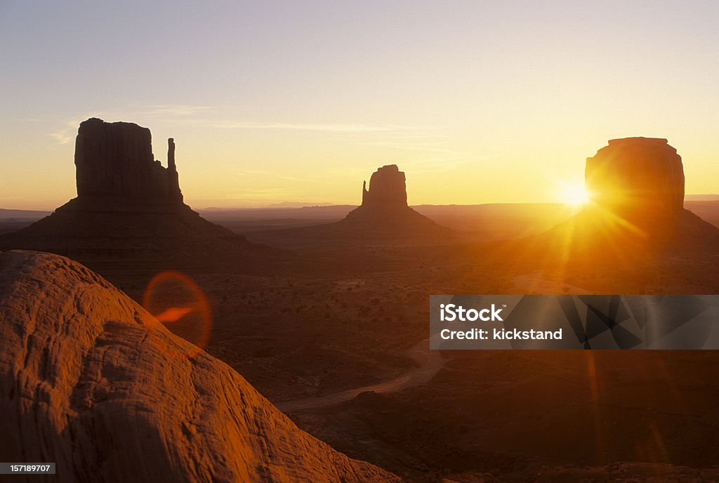Monument Valley tramonto - Foto stock royalty-free di Arizona