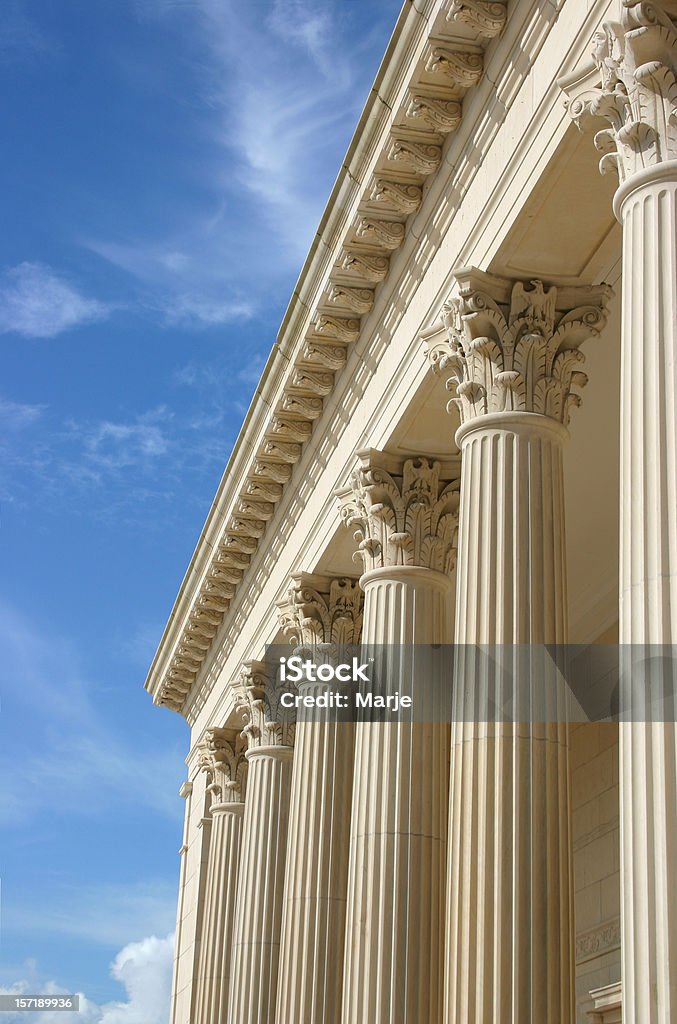 Colonnes avec ciel bleu - Photo de Ciel libre de droits