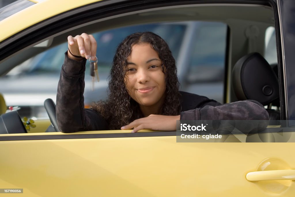 Nowy samochód i nastoletni Driver - Zbiór zdjęć royalty-free (Własność samochodu)
