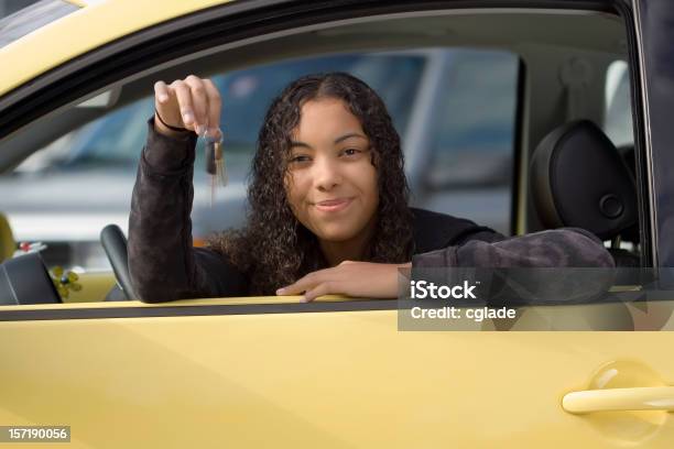 Nowy Samochód I Nastoletni Driver - zdjęcia stockowe i więcej obrazów Własność samochodu - Własność samochodu, Pierwszy raz, New Driver