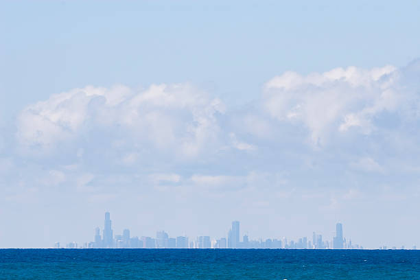 далеко чикаго горизонт - chicago lake michigan skyline indiana стоковые фото и изображения