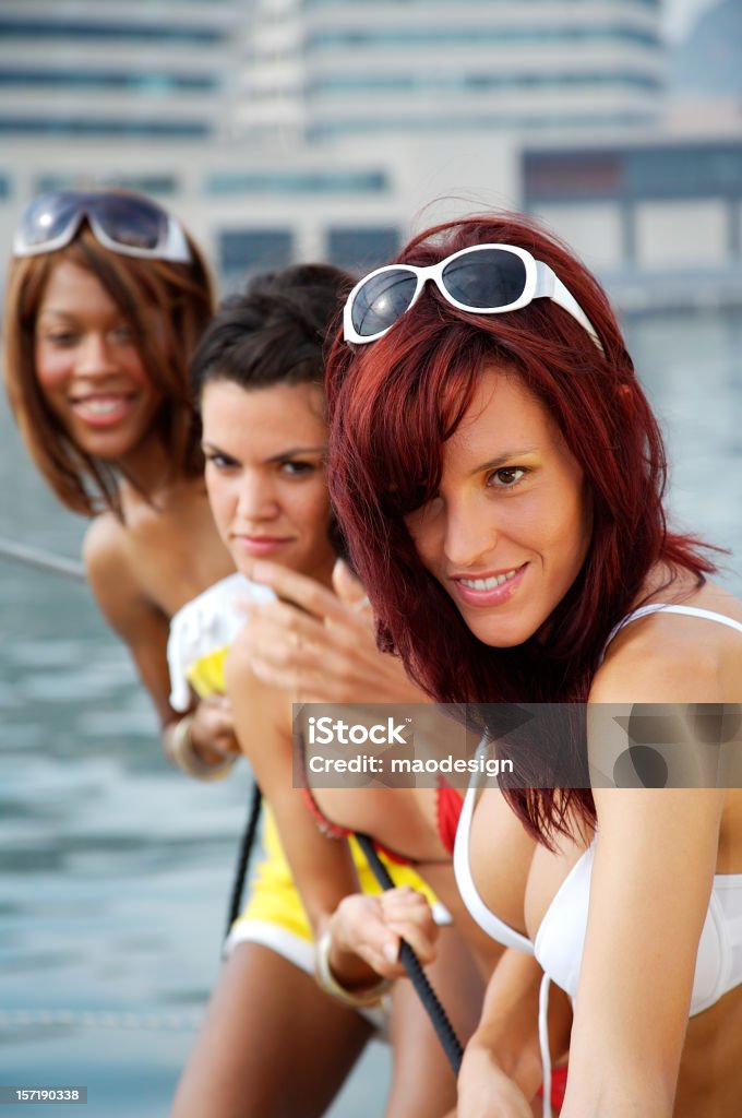 Diversión en el catamarán - Foto de stock de Amistad libre de derechos