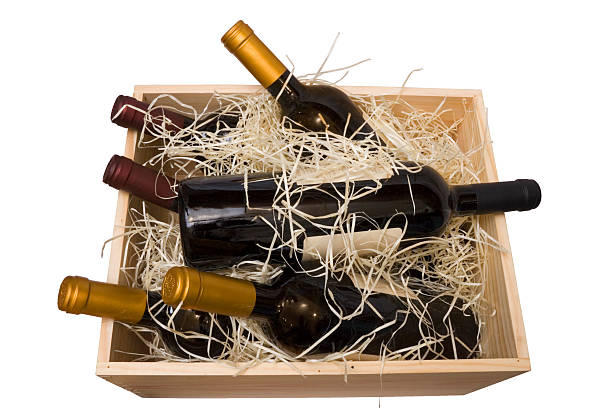 cas de vins raffinés (path - wine wine bottle box crate photos et images de collection