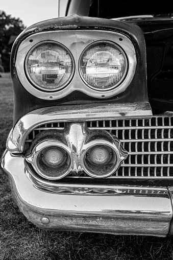 Front lights with the grill and fender in black and white