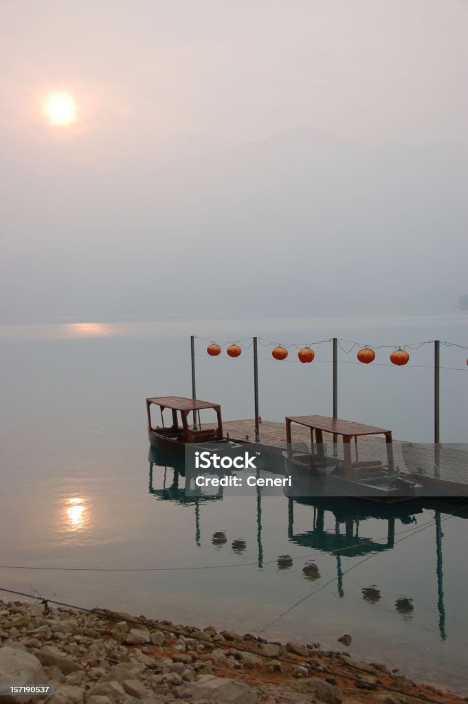 Lago de sol Lua (Taiwan - Royalty-free Amanhecer Foto de stock