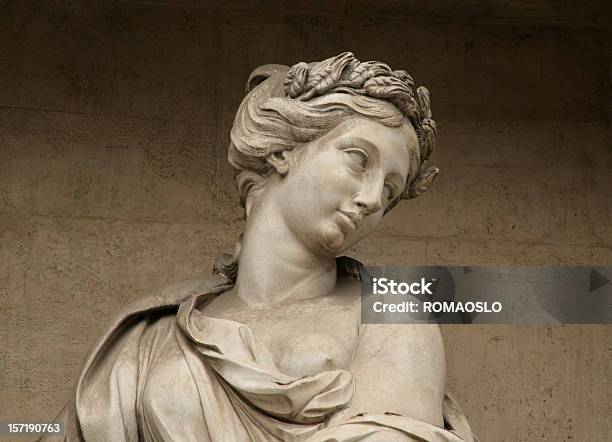 Escultura Na Fonte De Trevi Roma Itália - Fotografias de stock e mais imagens de Estátua - Estátua, Roma - Itália, Mulheres