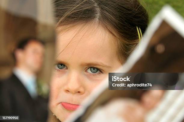 Menina Triste - Fotografias de stock e mais imagens de Criança - Criança, Abuso de Criança, Discutir