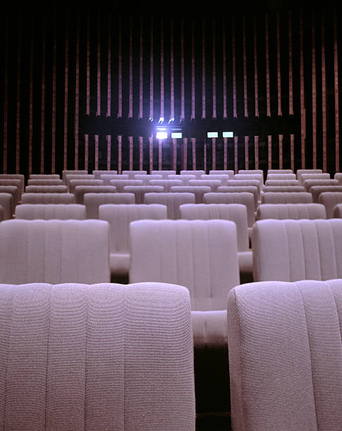 kino theater - movie theater surround sound projection equipment order stock-fotos und bilder