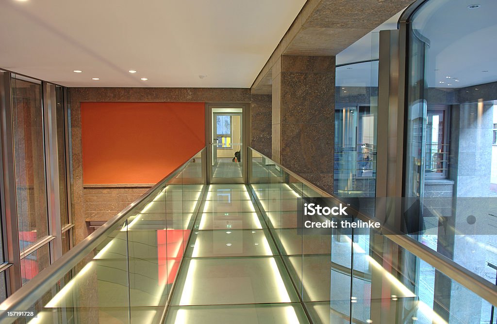 Moderno piano finanziario in un edificio - Foto stock royalty-free di Affari