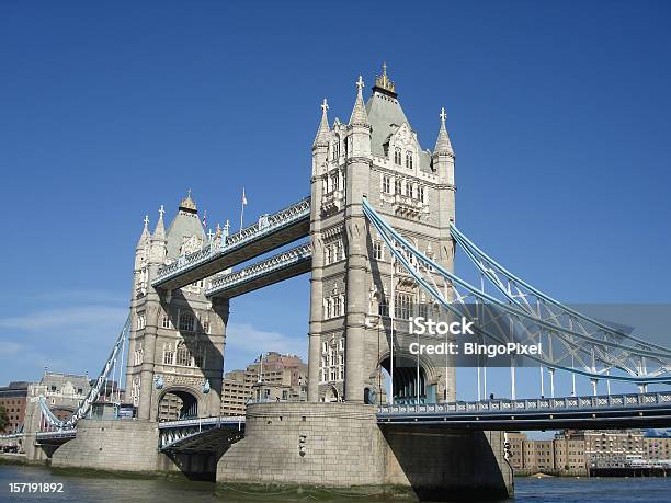 Тауэрский Мост В Дневное Время — стоковые фотографии и другие картинки Англия - Англия, Архитектура, Башня