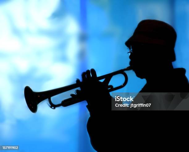 Trompete Spieler Silhouette Stockfoto und mehr Bilder von Blau - Blau, Eine Person, Farbbild