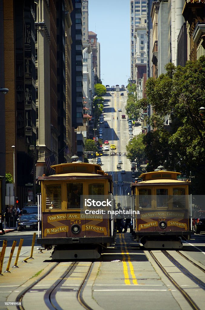 California street et de tramway - Photo de Bande médiane libre de droits