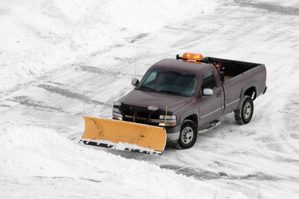 no más de nieve. - snowplow snow parking lot truck fotografías e imágenes de stock