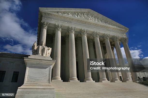 Foto de O Edifício Do Supremo Tribunal Em Washington Dc e mais fotos de stock de Washington DC - Washington DC, Arquitetura, Azul