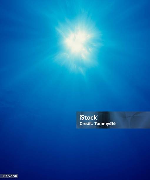 Underwater Sunburst1 Foto de stock y más banco de imágenes de Mar - Mar, Profundo, Vista ascendente
