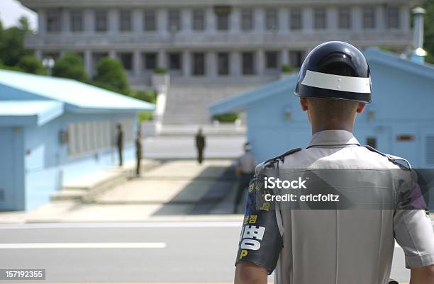 Photo libre de droit de De Garde banque d'images et plus d'images libres de droit de Corée du Nord - Corée du Nord, Zone démilitarisée, Corée du Sud