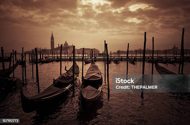 Venecia Mágica Foto de stock y más banco de imágenes de Amarrado - Amarrado, Anochecer, Anticuado