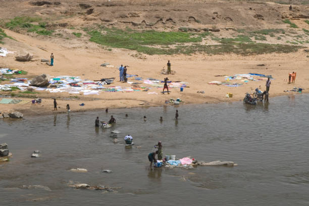istock African way of washing 157192961