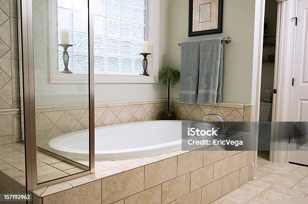 Gefliestebadezimmer Stockfoto und mehr Bilder von Badewanne - Badewanne, Badezimmer, Bathroom