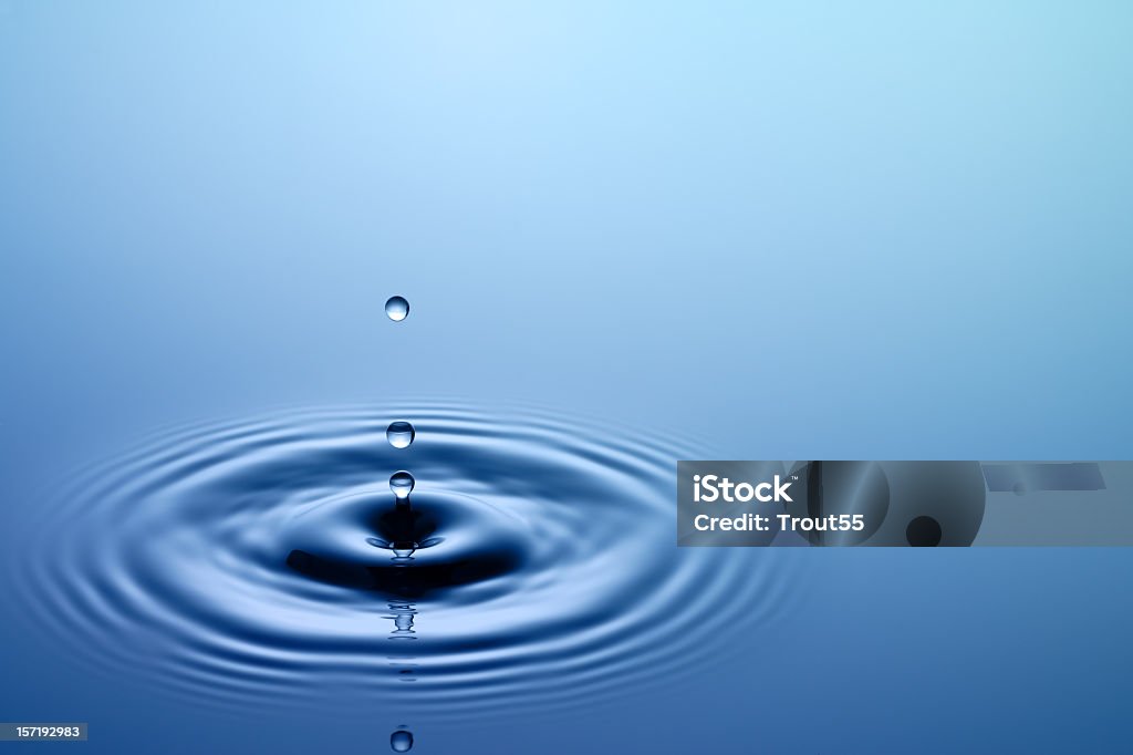Goccia di acqua - Foto stock royalty-free di Ondulato