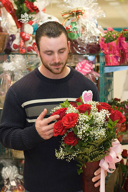 ショッピングの花 - florist supermarket flower bouquet ストックフォトと画像
