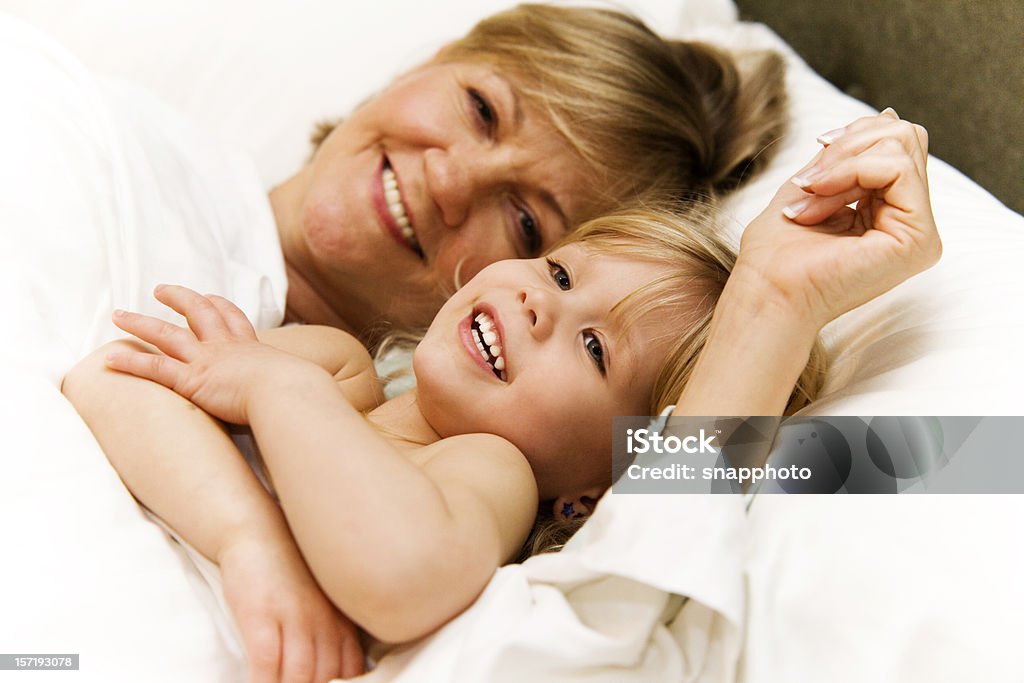 Babcia i Wnuczka - Zbiór zdjęć royalty-free (12-17 miesięcy)