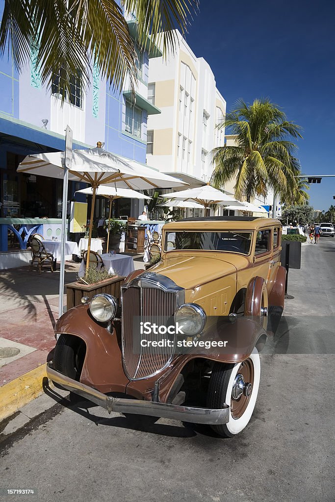 Auto d'epoca sulla Ocean Drive, Miami - Foto stock royalty-free di Art Deco District - Miami