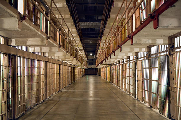 inside alcatraz prison - row of bars and cells - prison stockfoto's en -beelden