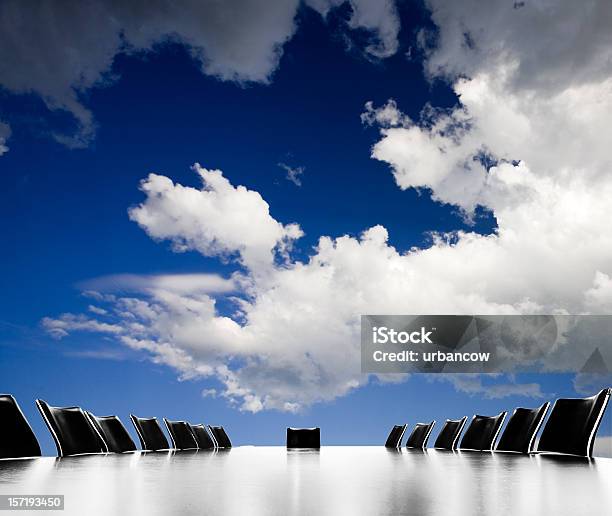 Foto de Espaço Para Reuniões e mais fotos de stock de Azul - Azul, Cinza - Descrição de Cor, Cloudscape